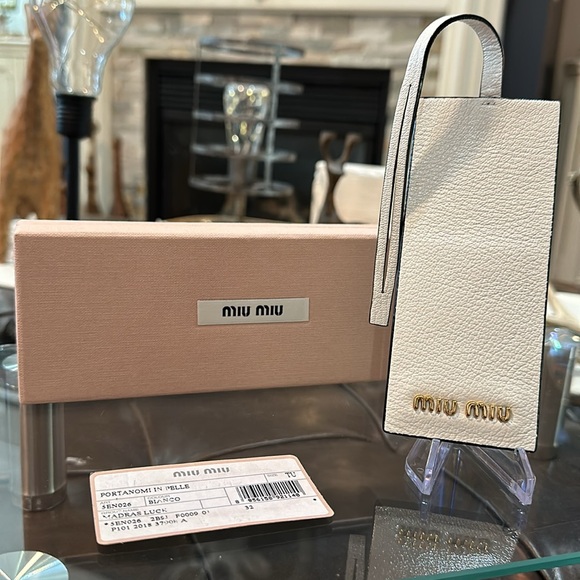 🦄 RARE Authentic MIU MIU Leather “Not Nice” White Unicorn Bag Charm, in Box 🦄 - Picture 14 of 16